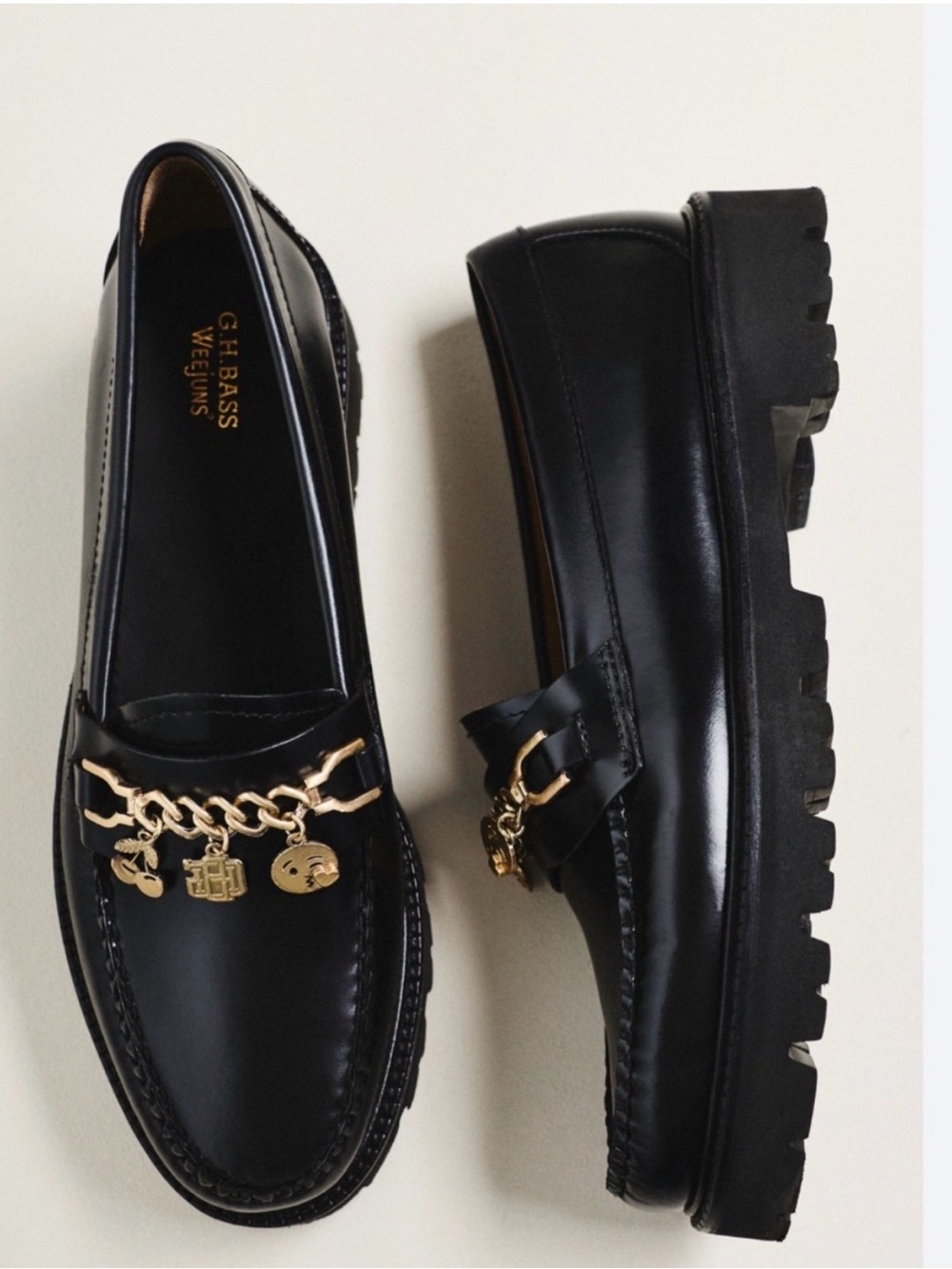 G.H. Bass & Co. Whitney Charm Black Leather Chain-Accent Lug Loafers size 9